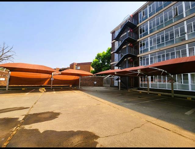 3 BEDROOM FLAT FOR SALE IN THREE RIVERS PROPER